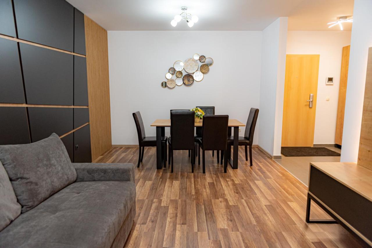 Pastel Apartments Брашов Екстер'єр фото